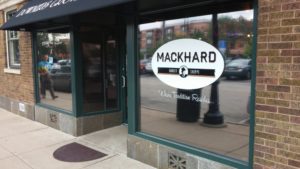 Mackhard Barber Shoppe logo